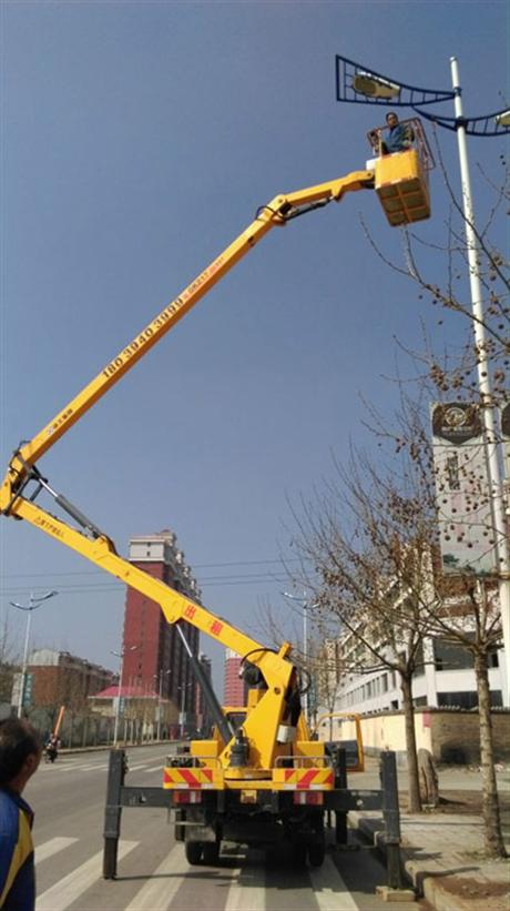 车载臂式高空车