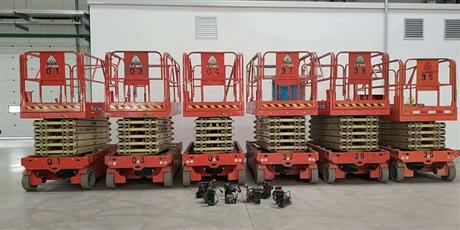 自行剪叉式升降平台5